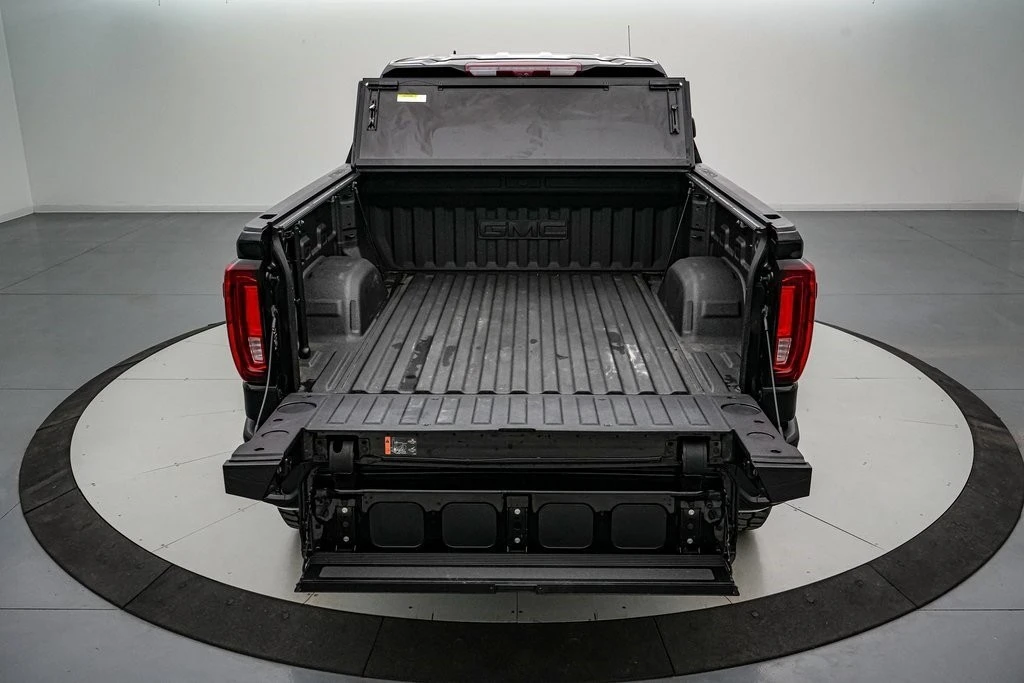 2025 GMC Sierra 5th Gen - Image 7 of 21