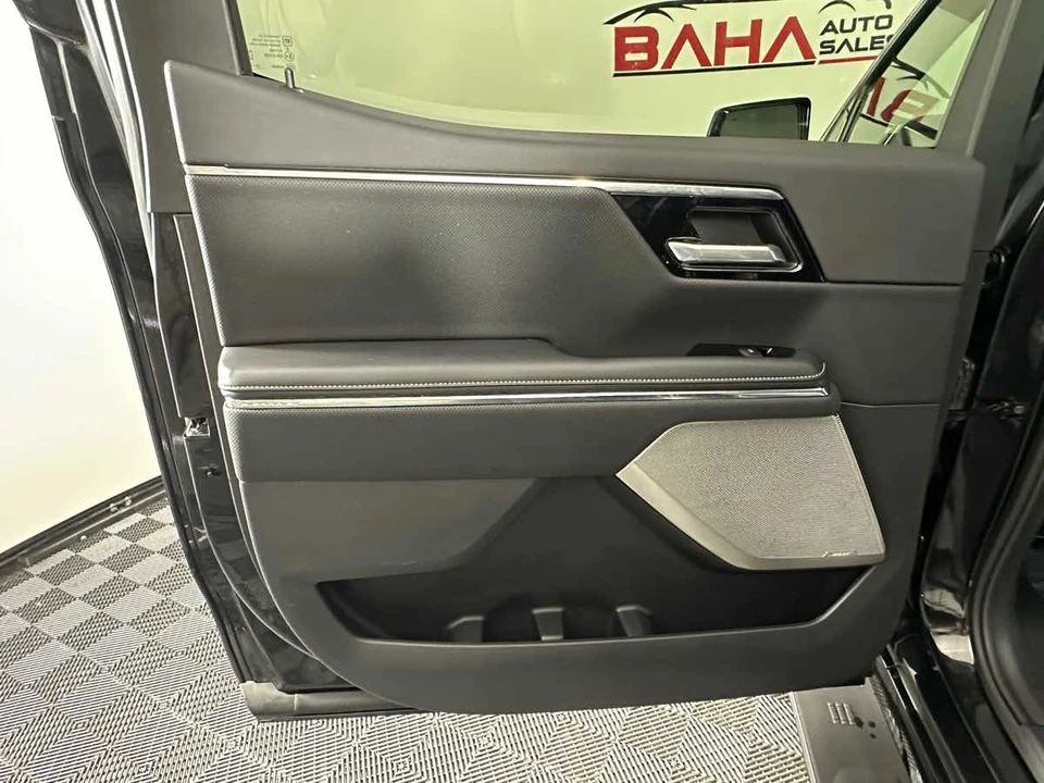 2025 GMC Sierra 5th Gen - Image 17 of 21
