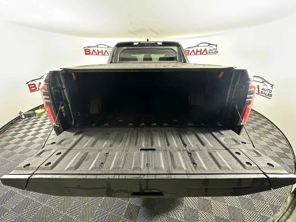 2025 GMC Sierra 5th Gen - Image 19 of 21