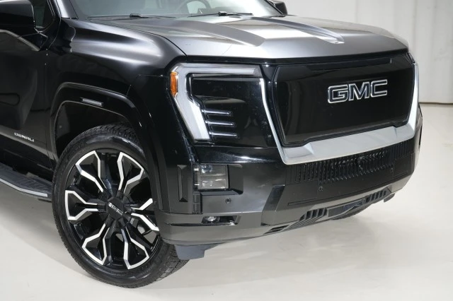 2025 GMC Sierra 5th Gen - Image 15 of 21
