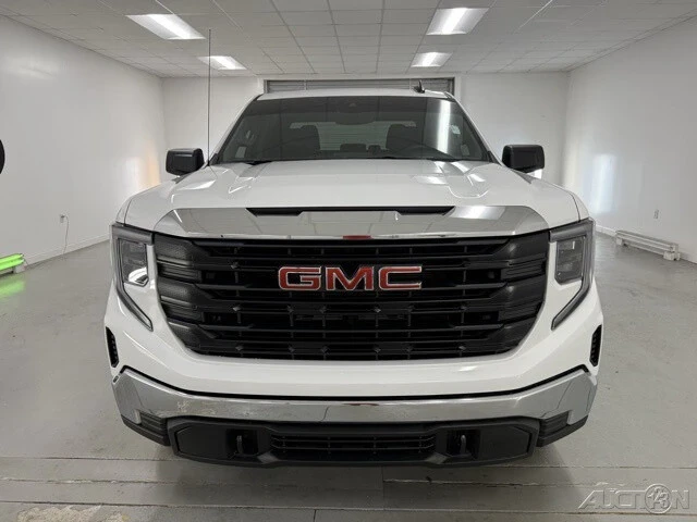 2025 GMC Sierra 5th Gen - Image 2 of 12