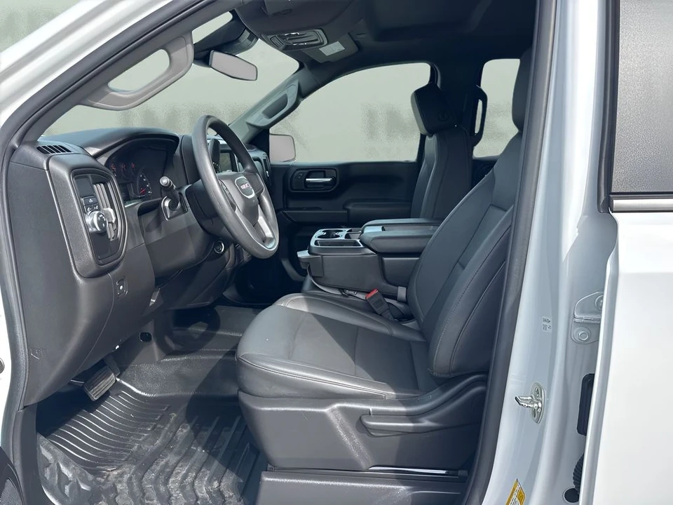 2025 GMC Sierra 5th Gen - Image 9 of 31