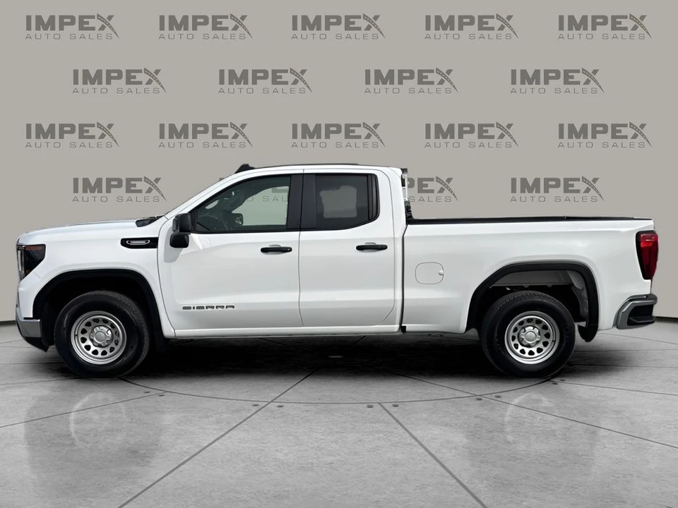 2025 GMC Sierra 5th Gen - Image 2 of 31
