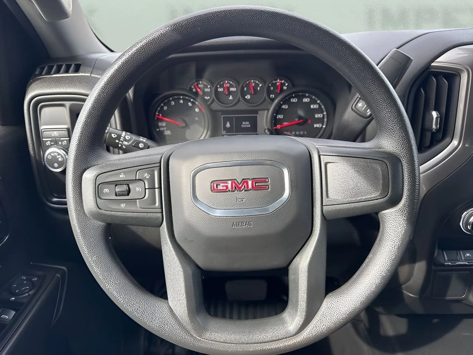 2025 GMC Sierra 5th Gen - Image 12 of 31