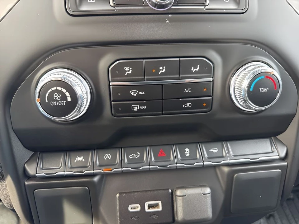 2025 GMC Sierra 5th Gen - Image 16 of 21