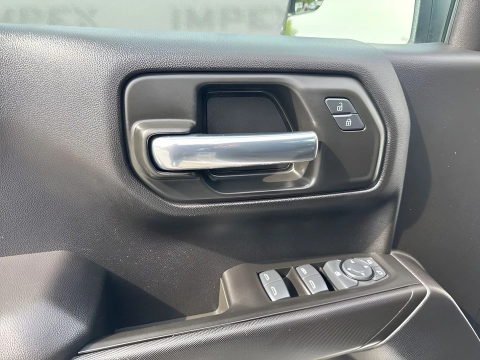 2025 GMC Sierra 5th Gen - Image 22 of 31