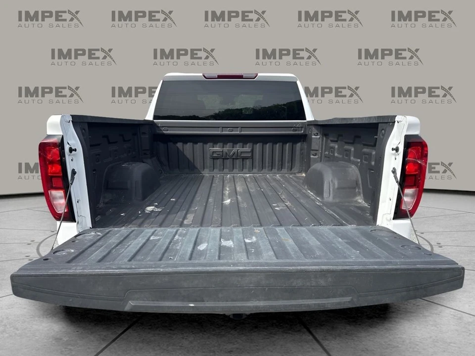 2025 GMC Sierra 5th Gen - Image 24 of 31