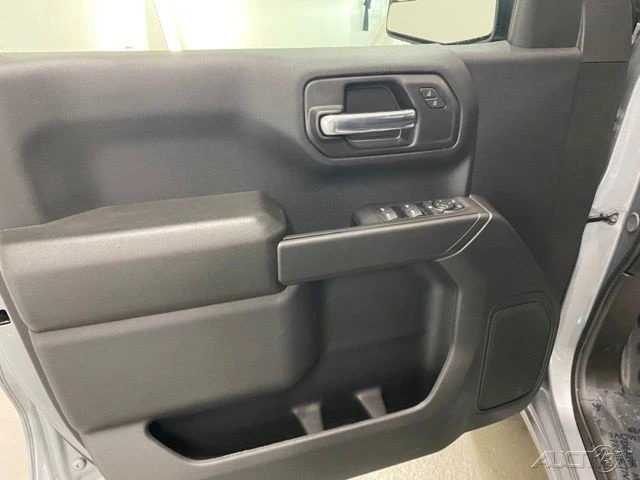 2025 GMC Sierra 5th Gen - Image 11 of 12