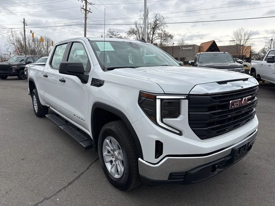 2025 GMC Sierra 5th Gen - Image 7 of 12