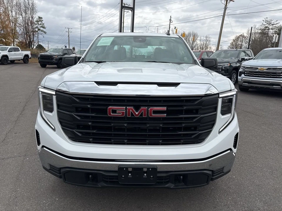 2025 GMC Sierra 5th Gen - Image 8 of 12