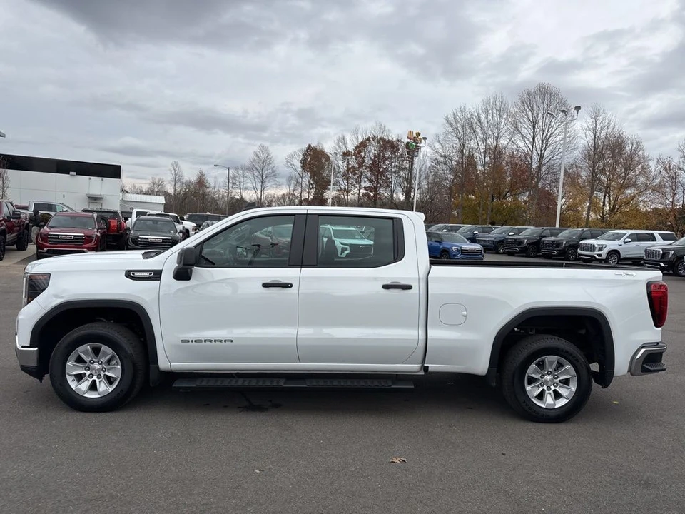 2025 GMC Sierra 5th Gen - Image 2 of 12