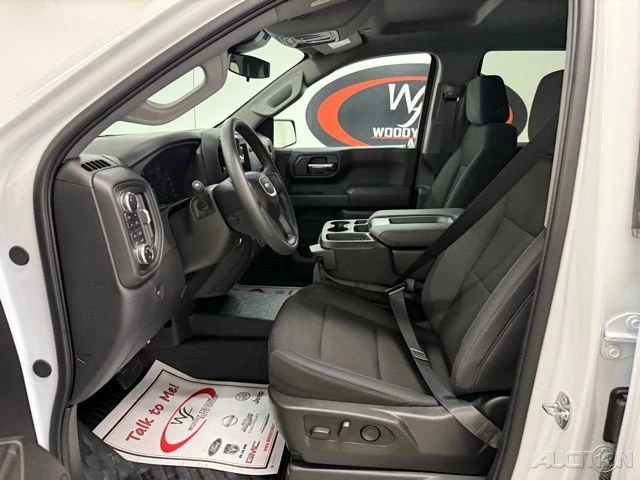 2025 GMC Sierra 5th Gen - Image 9 of 12