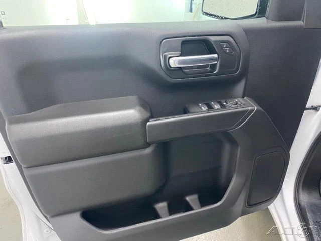 2025 GMC Sierra 5th Gen - Image 11 of 12