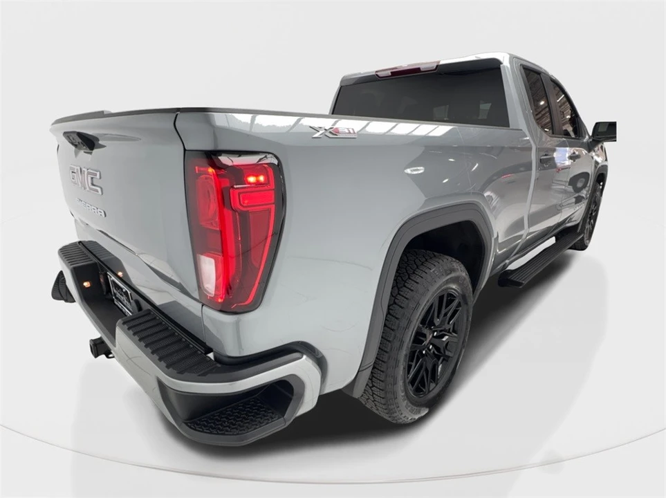 2025 GMC Sierra 5th Gen - Image 9 of 12