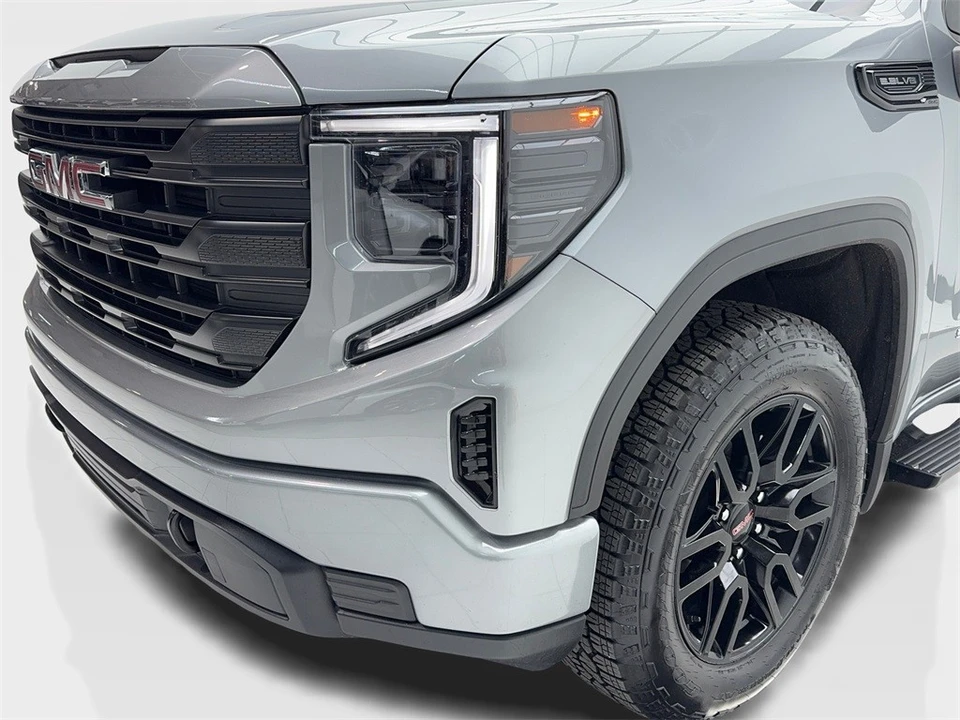 2025 GMC Sierra 5th Gen - Image 5 of 12