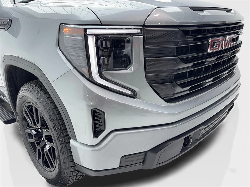 2025 GMC Sierra 5th Gen - Image 3 of 12