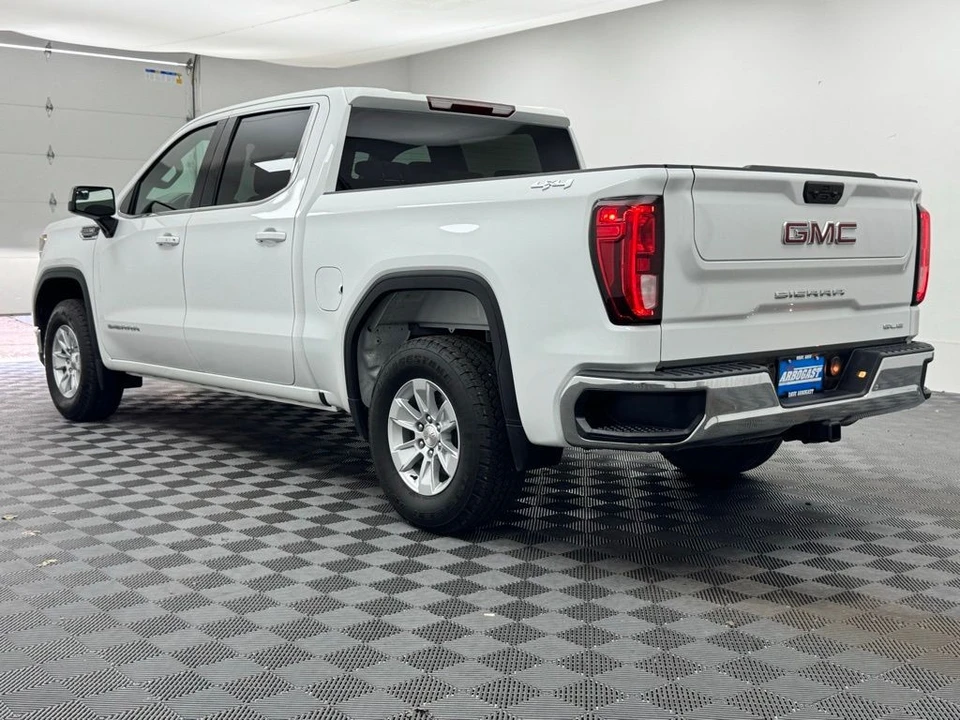 2025 GMC Sierra 5th Gen - Image 10 of 12