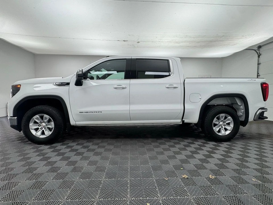 2025 GMC Sierra 5th Gen - Image 11 of 12