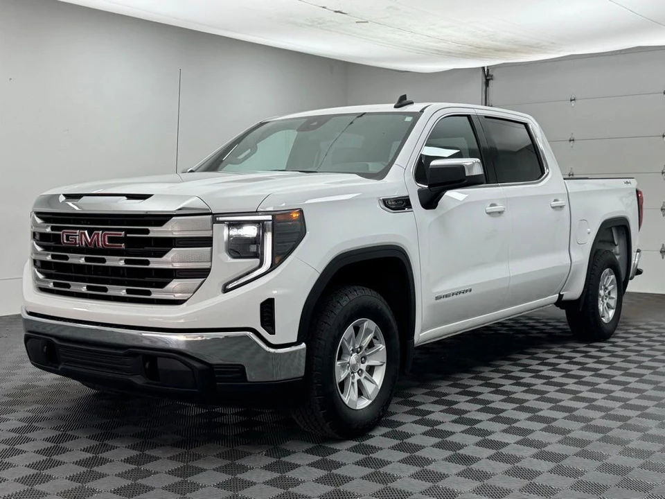 2025 GMC Sierra 5th Gen - Image 2 of 12