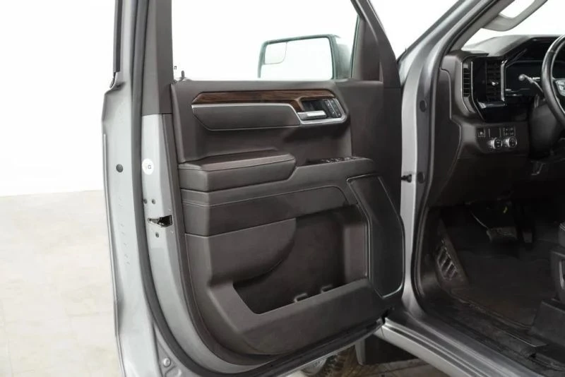 2025 GMC Sierra 5th Gen - Image 6 of 12