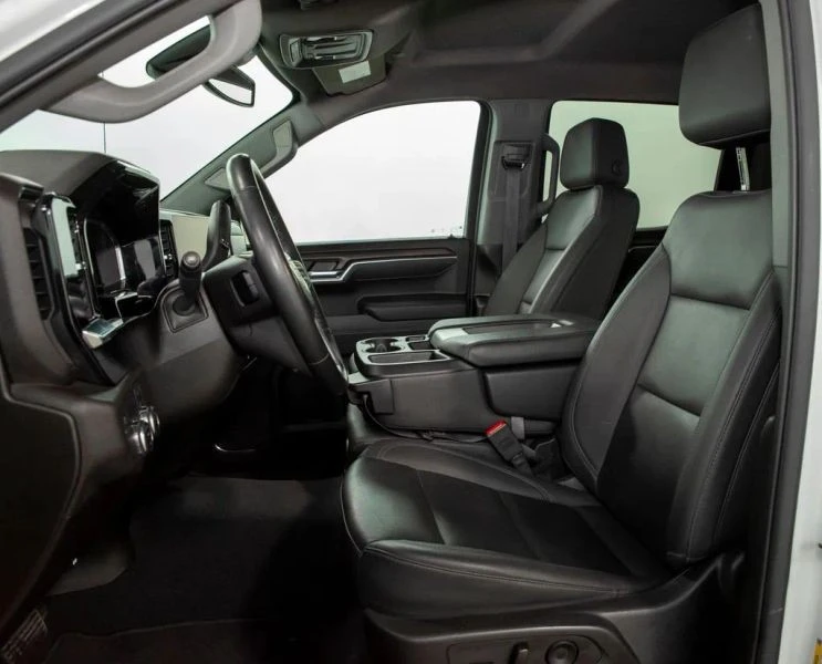 2025 GMC Sierra 5th Gen - Image 9 of 12