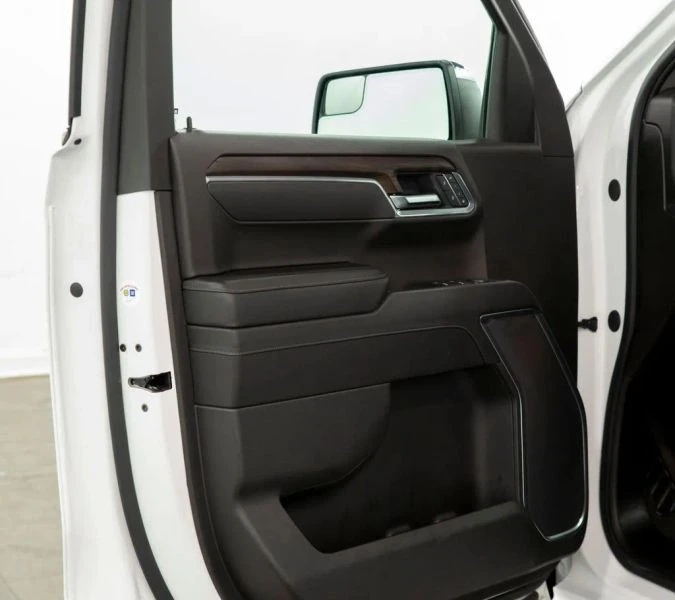 2025 GMC Sierra 5th Gen - Image 7 of 12