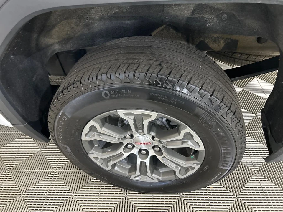 2025 GMC Sierra 5th Gen - Image 12 of 12