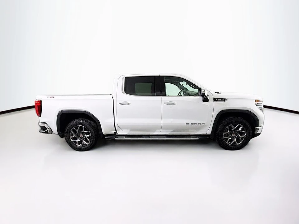 2025 GMC Sierra 5th Gen - Image 8 of 21
