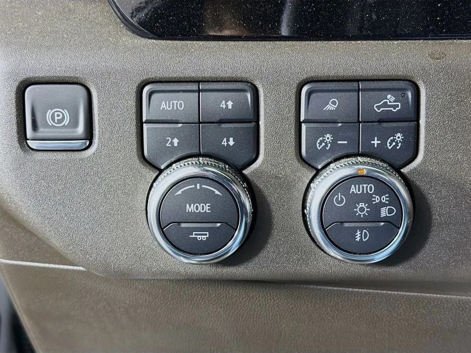 2025 GMC Sierra 5th Gen - Image 11 of 21