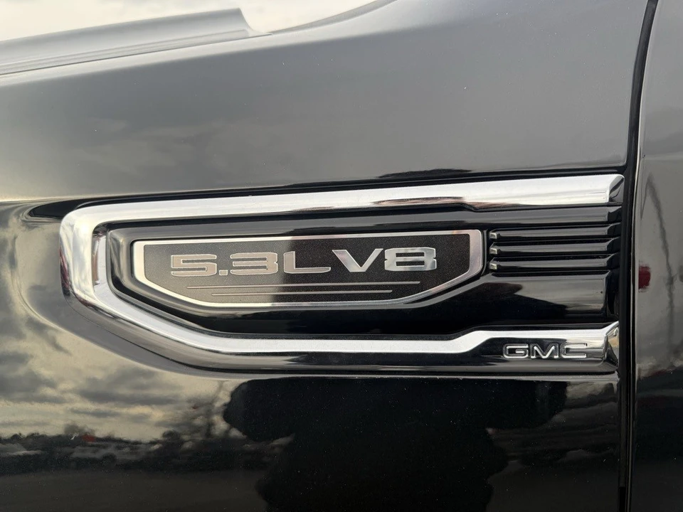 2025 GMC Sierra 5th Gen - Image 9 of 12