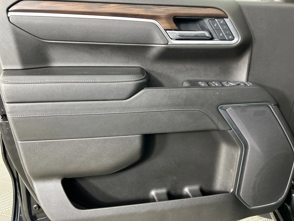 2025 GMC Sierra 5th Gen - Image 12 of 12