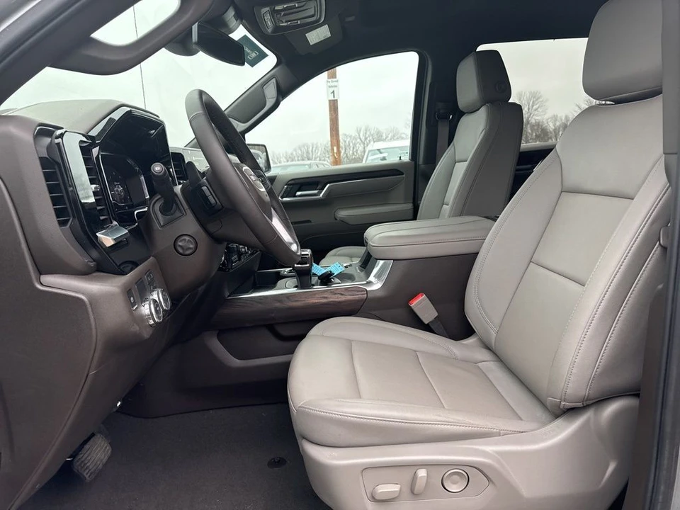 2025 GMC Sierra 5th Gen - Image 5 of 6