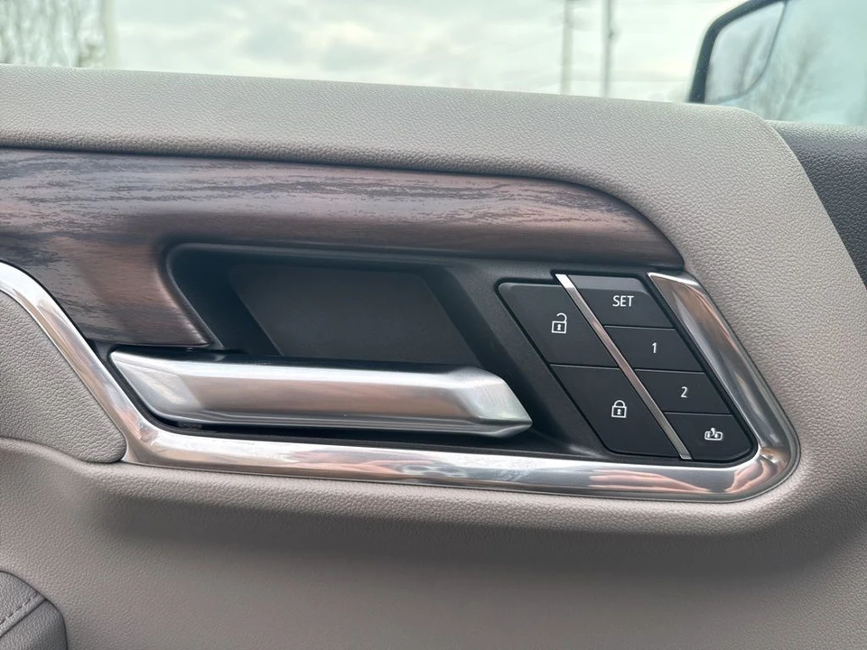 2025 GMC Sierra 5th Gen - Image 11 of 12