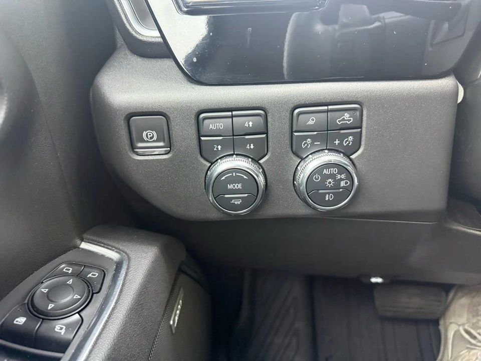 2025 GMC Sierra 5th Gen - Image 17 of 21