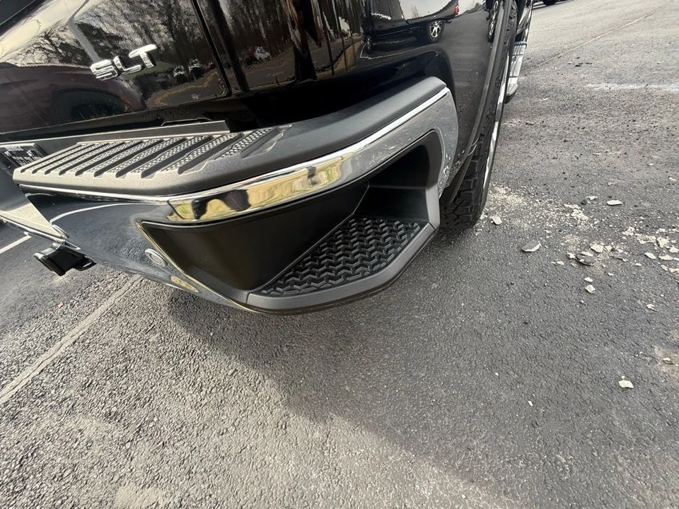2025 GMC Sierra 5th Gen - Image 8 of 21