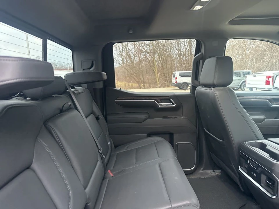 2025 GMC Sierra 5th Gen - Image 12 of 12
