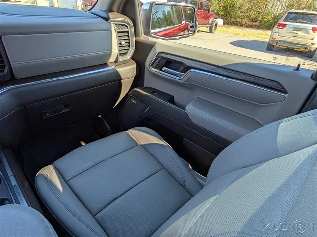2025 GMC Sierra 5th Gen - Image 17 of 21