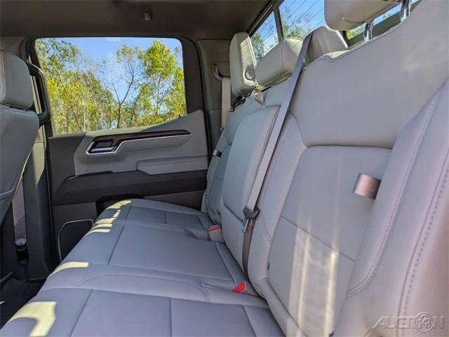 2025 GMC Sierra 5th Gen - Image 14 of 21