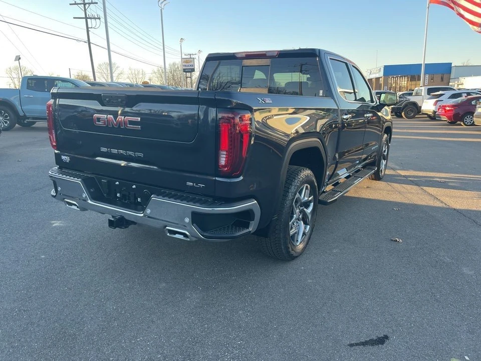 2025 GMC Sierra 5th Gen - Image 5 of 12