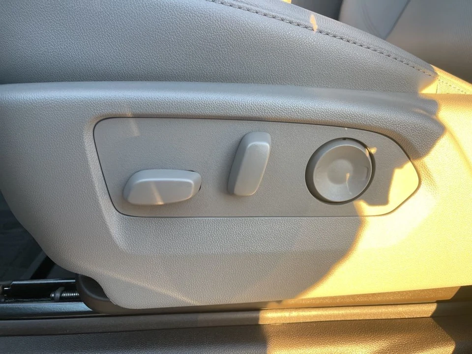 2025 GMC Sierra 5th Gen - Image 12 of 12