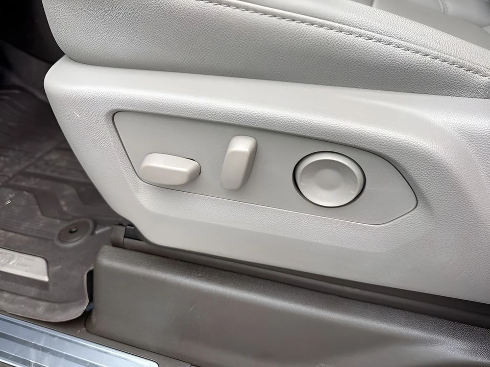 2025 GMC Sierra 5th Gen - Image 10 of 12