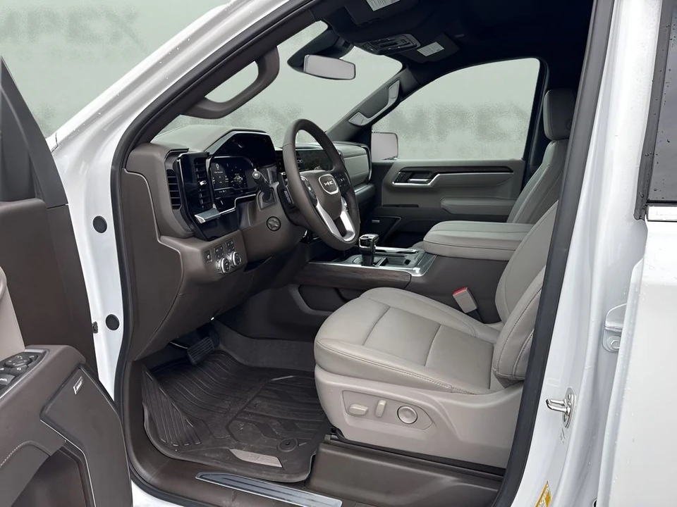 2025 GMC Sierra 5th Gen - Image 9 of 12