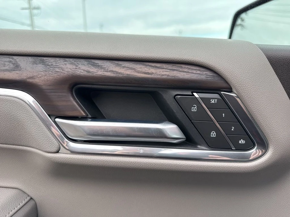 2025 GMC Sierra 5th Gen - Image 11 of 12