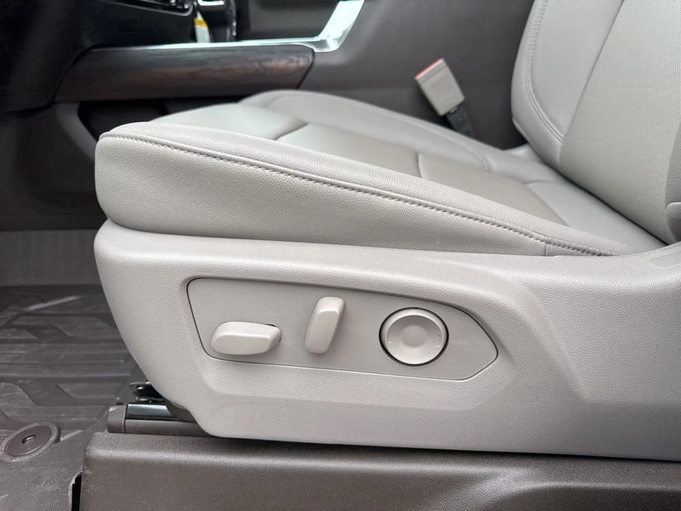2025 GMC Sierra 5th Gen - Image 10 of 12