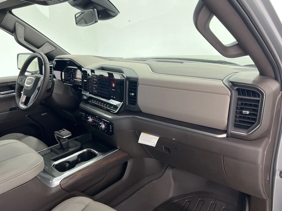 2025 GMC Sierra 5th Gen - Image 27 of 31