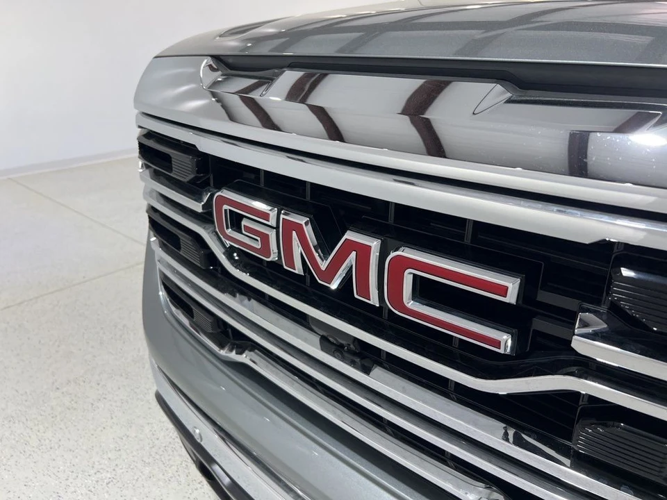 2025 GMC Sierra 5th Gen - Image 29 of 31