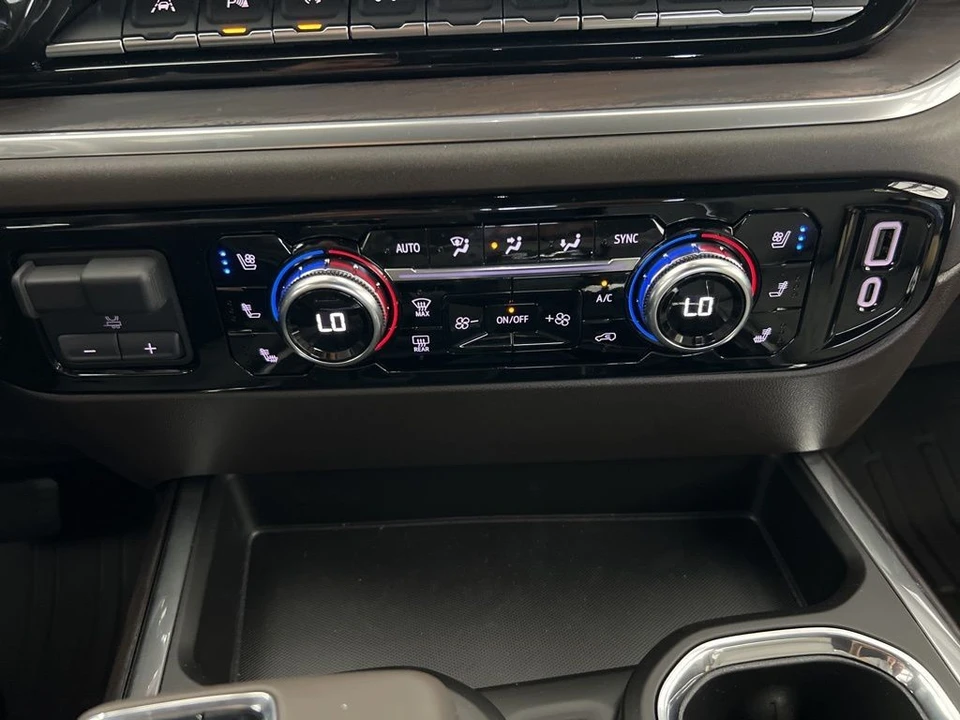 2025 GMC Sierra 5th Gen - Image 17 of 31
