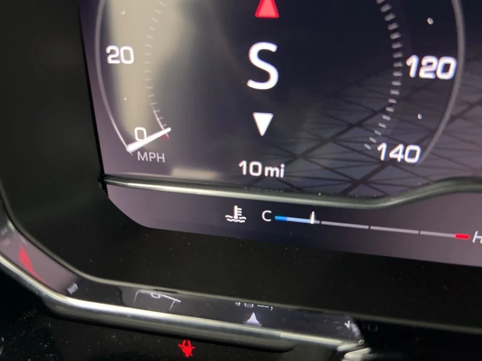 2025 GMC Sierra 5th Gen - Image 11 of 31