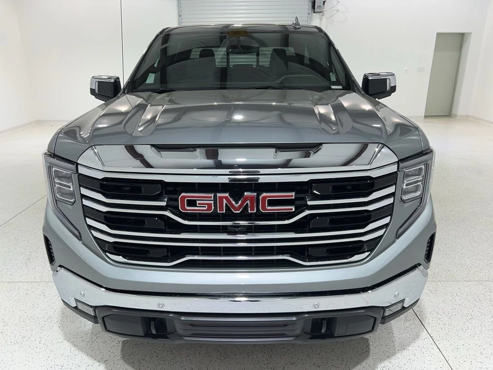 2025 GMC Sierra 5th Gen - Image 8 of 31