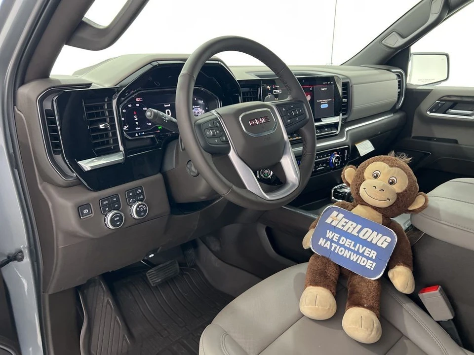 2025 GMC Sierra 5th Gen - Image 9 of 31